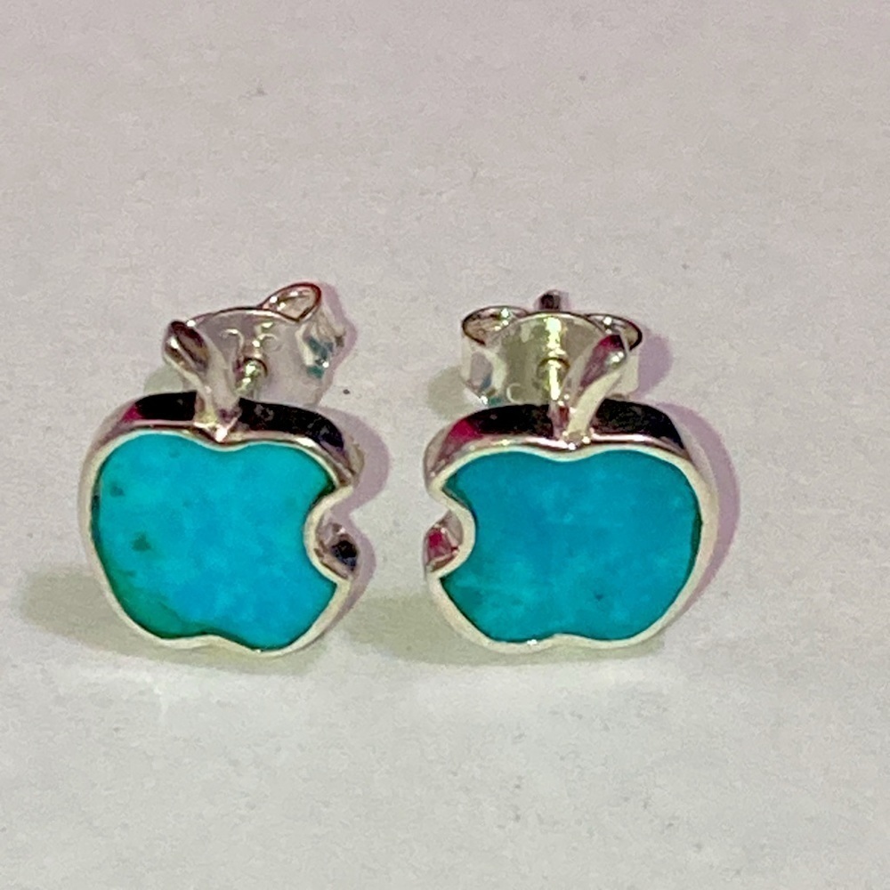 Sleeping Beauty Turquoise earring studs. 925 silver. Genuine.​​